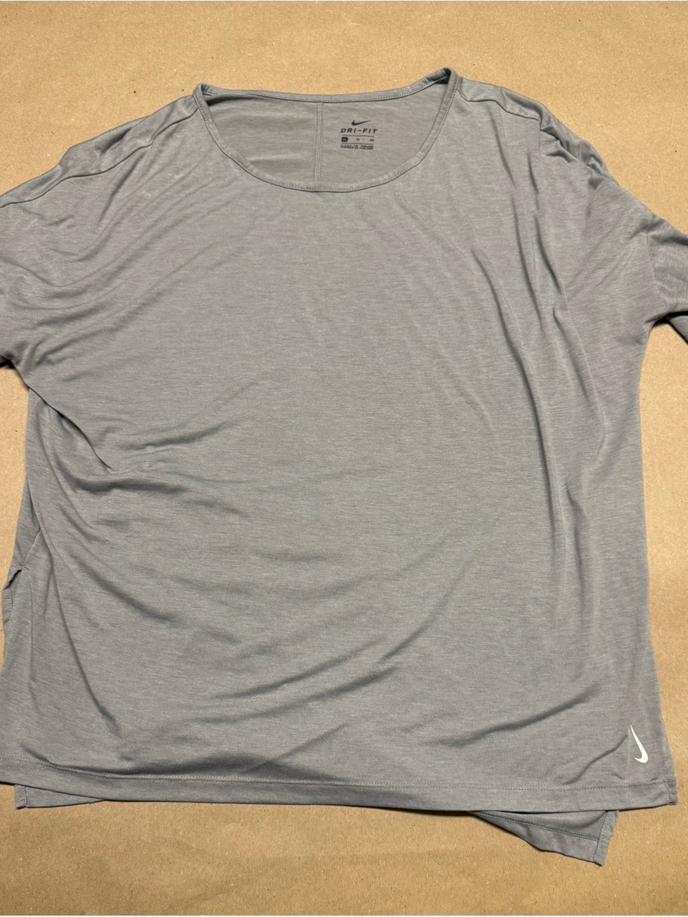 Nike DriFit Yoga Grey workout Shirt Women’s XL Extra Large Rare!